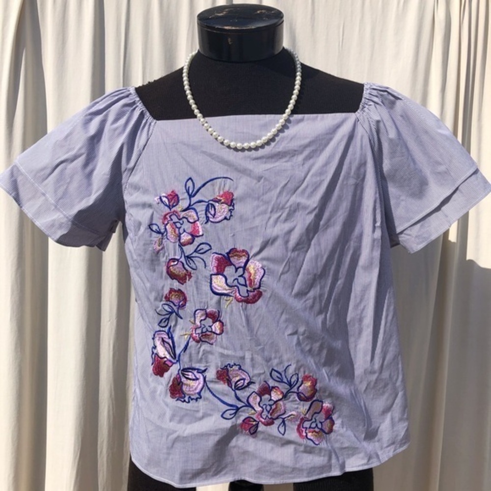 Blouse with embroidery